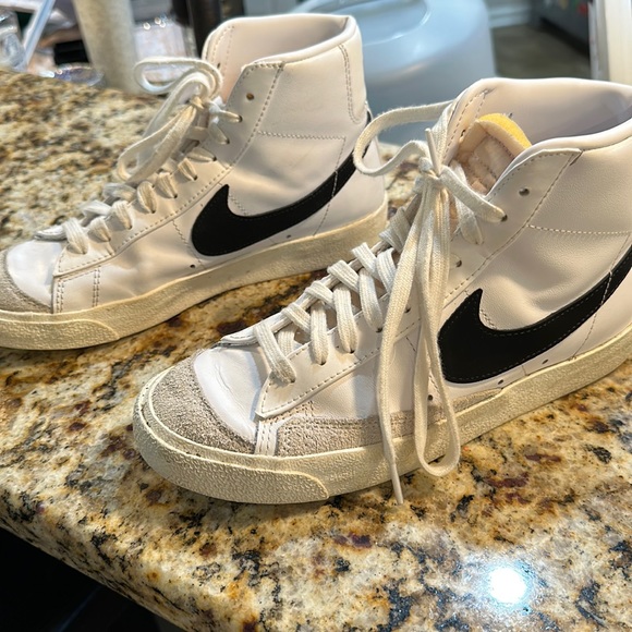 Nike Shoes - High top Nike blazers